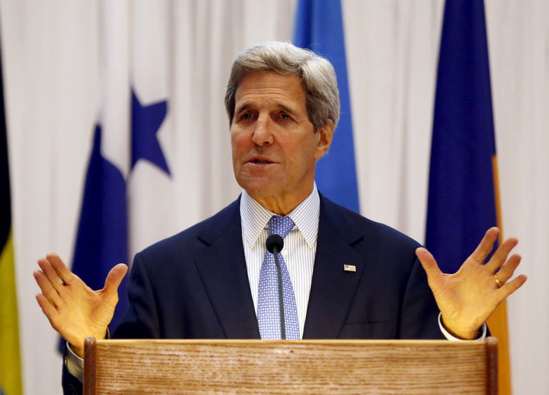 © Reuters. U.S. Secretary of State John Kerry addresses the audience during an event on the sidelines of the VII Summit of the Americas in Panama City 