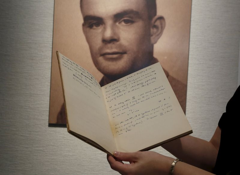 © Reuters. Subastado un cuaderno del matemático Alan Turing, que descifró códigos nazis 