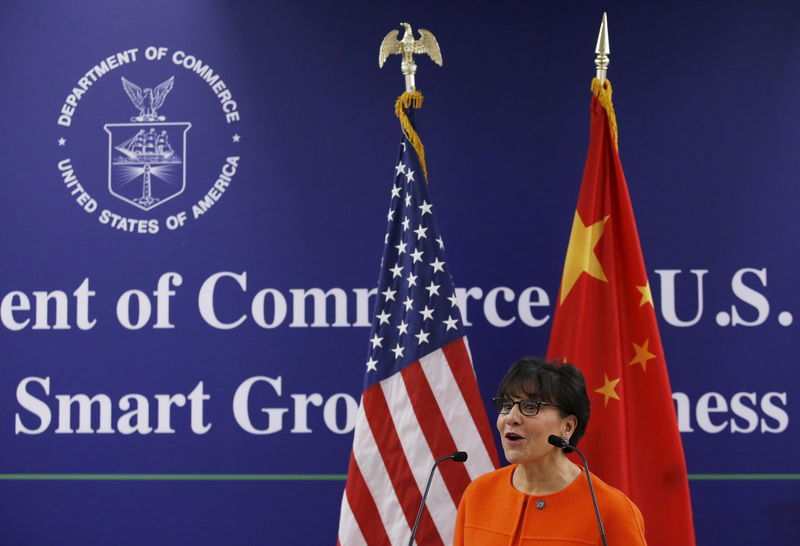 © Reuters. U.S. Commerce Secretary Penny Pritzker makes a speech at Microsoft China Center in Beijing