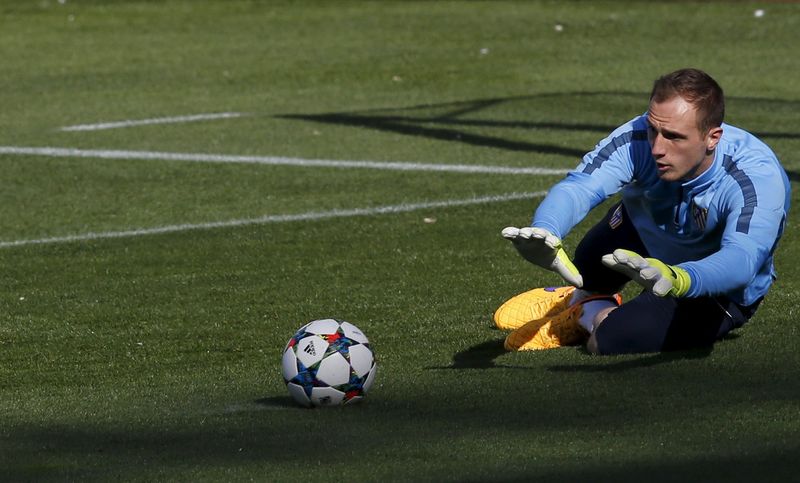 © Reuters. اوبلاك ينقذ اتليتيكو مدريد من الخسارة امام ريال القوي بدوري أبطال أوروبا