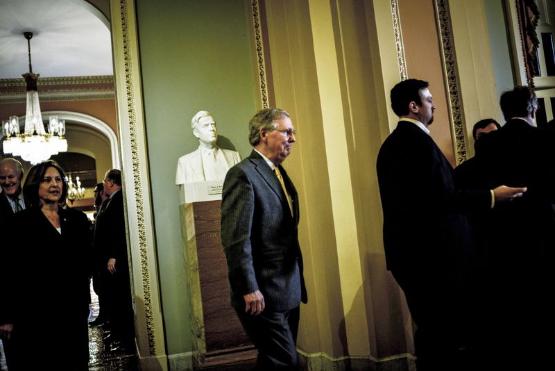 © Reuters. U.S. Senate Majority Leader McConnell walks from his office after ahead of party policy lunch meetings on Capitol Hill  in Washington