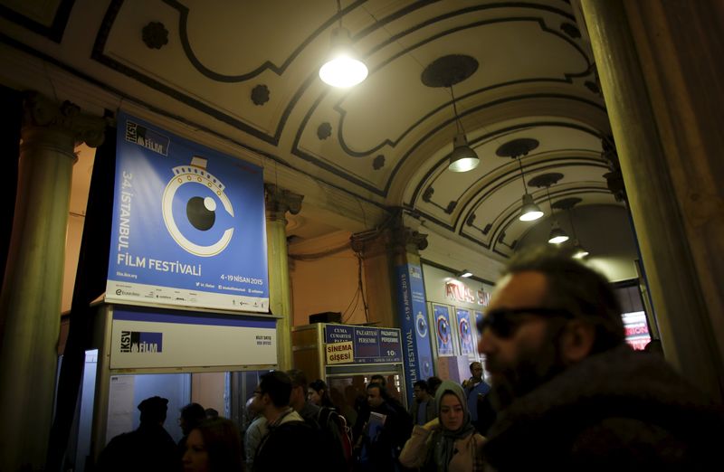 © Reuters. صناع أفلام ونقاد ينسحبون من مهرجان اسطنبول السينمائي الدولي بسبب الرقابة