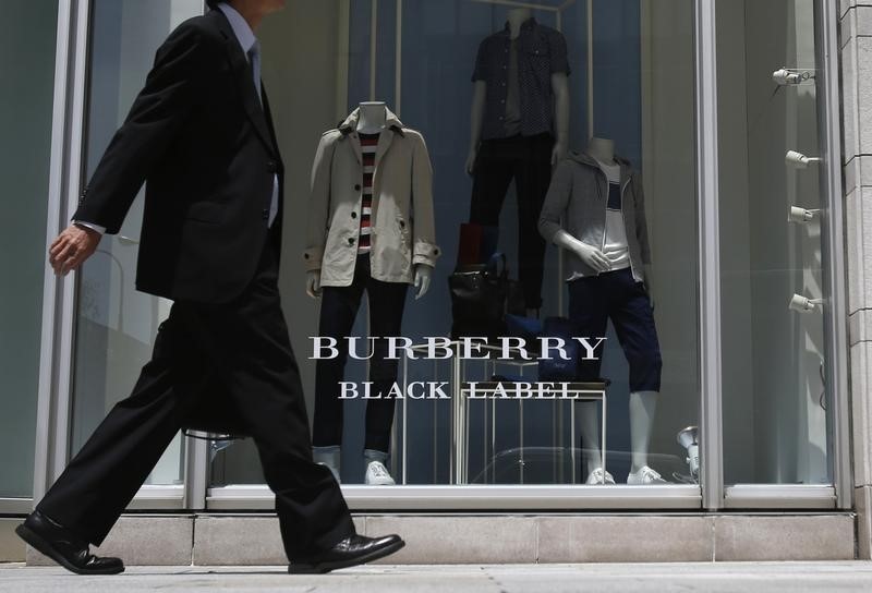 © Reuters. VENTES EN HAUSSE POUR BURBERRY AU SECOND SEMESTRE