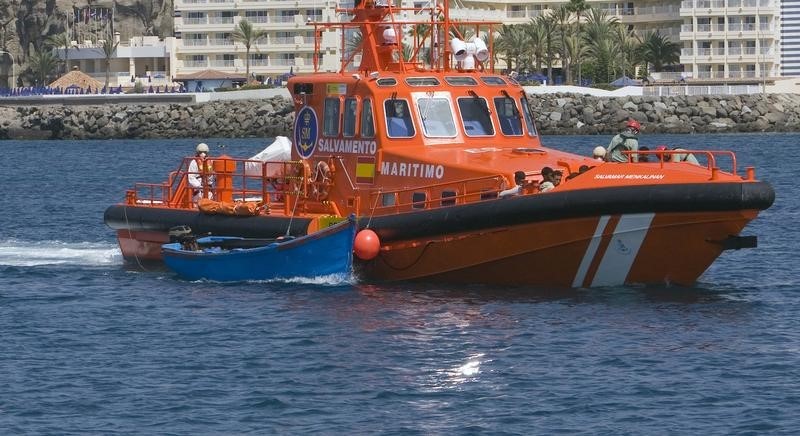 © Reuters. Un pesquero ruso cargado de combustible se hunde al sur de Gran Canaria