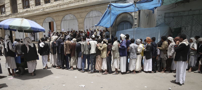 © Reuters. مقابلة-منظمة: مخزون الغلال في اليمن يتناقص والاستيراد ضروري