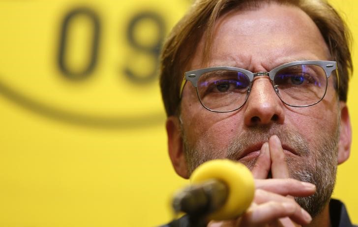 © Reuters. Juergen Klopp durante entrevista coletiva em Dortmund