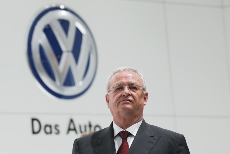 © Reuters. Volkswagen Chief Executive Winterkorn stands at the Volkswagen booth at the world's largest industrial technology fair, the Hannover Messe