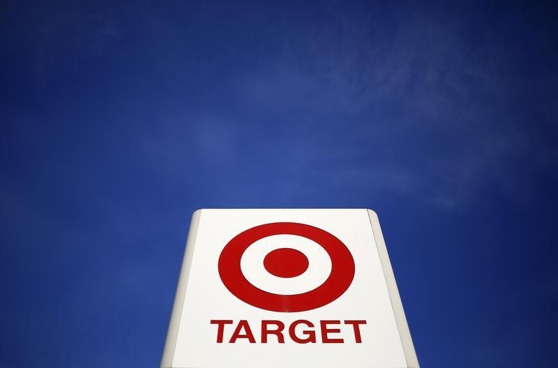 © Reuters. Sign for a Target store is seen in the Chicago suburb of Evanston, Illinois