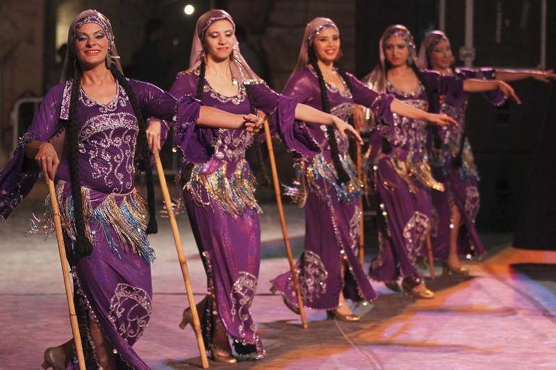 © Reuters. مهرجان الطبول والفنون التراثية بالقاهرة يستضيف 22 دولة عربية وأجنبية