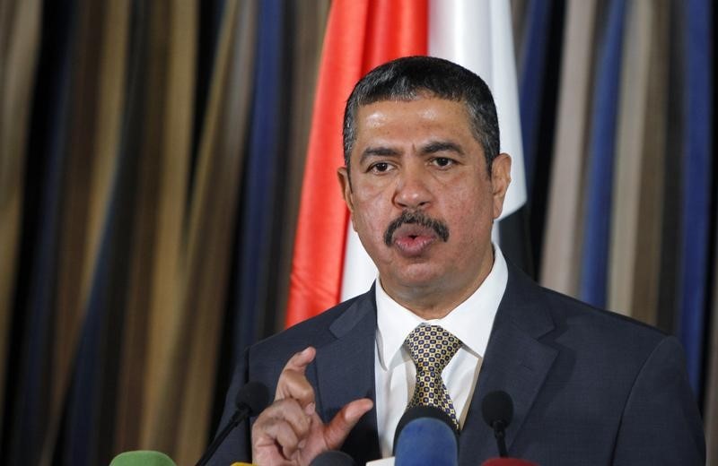 © Reuters. نائب رئيس اليمن يأمل في تفادي حملة برية عربية في بلاده
