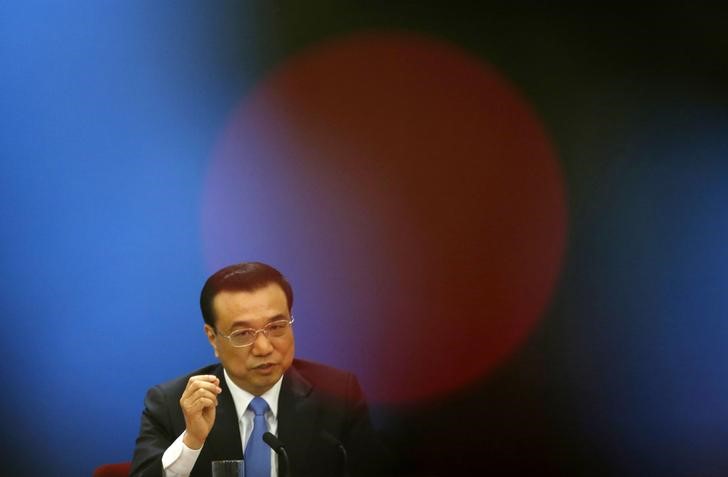 © Reuters. Premiê da China, Li Keqiang, durante entrevista coletiva em Pequim