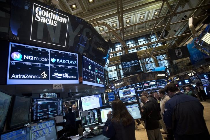 © Reuters. Logo da Goldman Sachs em tela dentro da Bola de Nova York