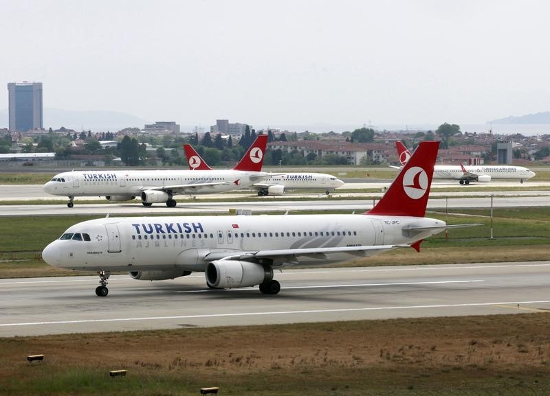 © Reuters. متحدثة: طائرة الخطوط التركية تهبط بسلام في اسطنبول