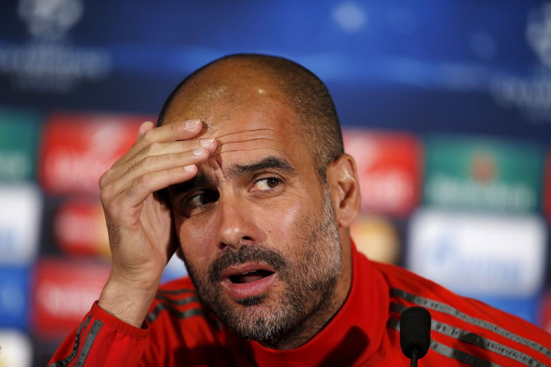 © Reuters. Técnico do Bayern de Munique, Pep Guardiola, em entrevista coletiva