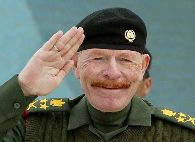 © Reuters. أنباء عن مقتل عزة الدوري أحد أبرز مساعدي صدام حسين