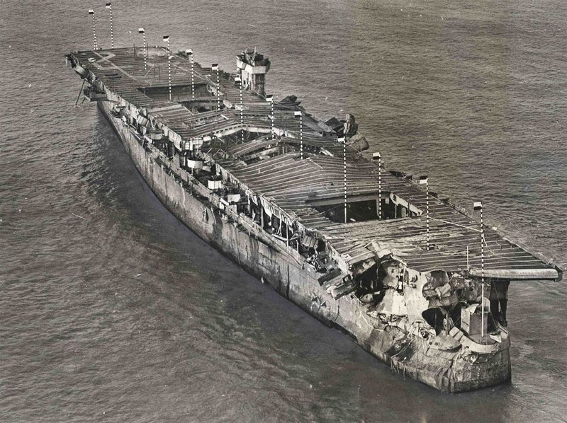 © Reuters. Vista aérea do porta-aviões USS Independence na Baía de San Francisco