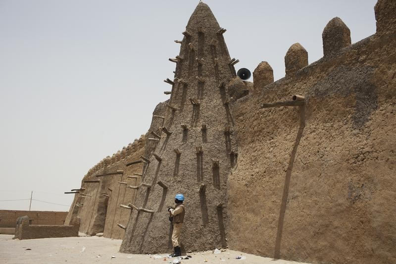 © Reuters. جماعة إسلامية تعلن مسؤوليتها عن هجوم على قوات حفظ السلام في مالي