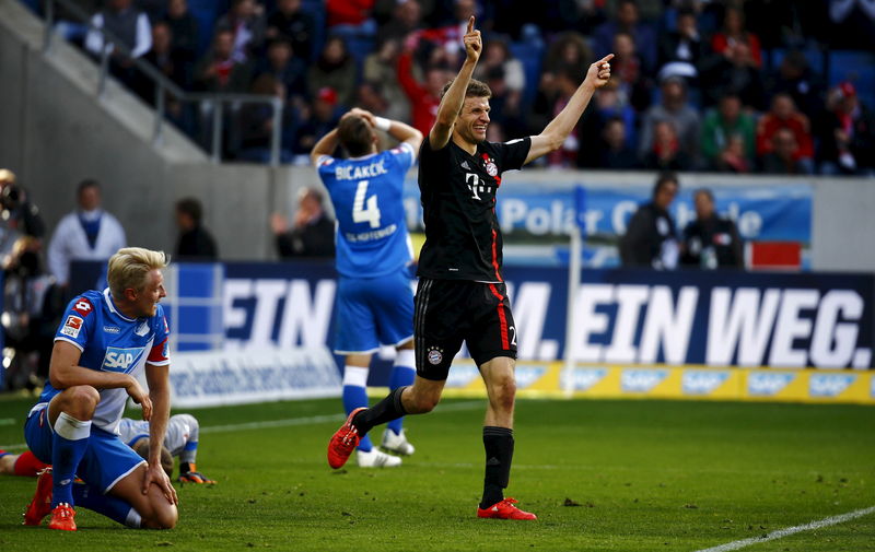 © Reuters. بايرن يتغلب على هوفنهايم ويقترب من الاحتفاظ بلقب الدوري الألماني