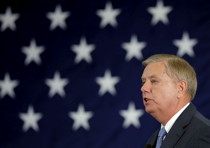 © Reuters. Potential Republican 2016 presidential candidate U.S. Senator Lindsey Graham (R-SC) speaks at the First in the Nation Republican Leadership Conference in Nashua
