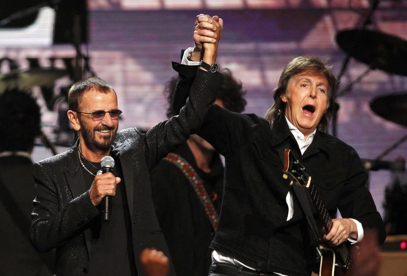 © Reuters. Ringo Starr entra en solitario en el Salón de la Fama del R&R en 2015