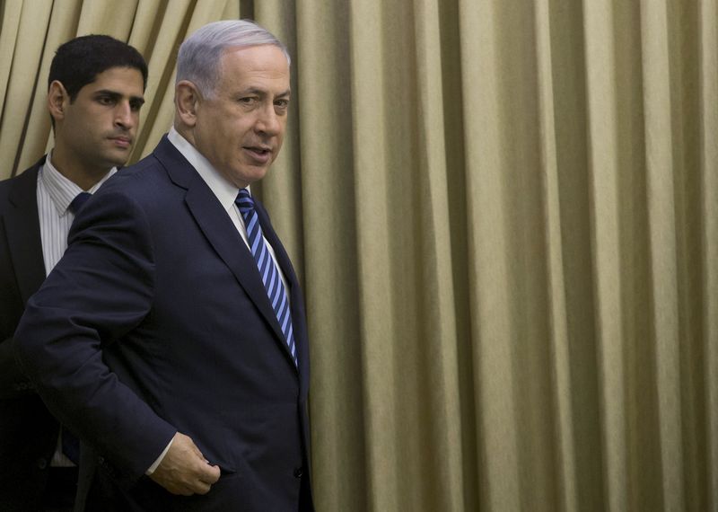 © Reuters. الرئيس الاسرائيلي يمنح نتنياهو أسبوعين إضافيين لتشكيل حكومة