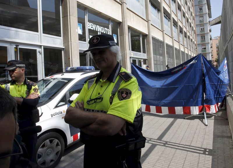 © Reuters. Un menor mata a un profesor con arma blanca en un instituto de Barcelona