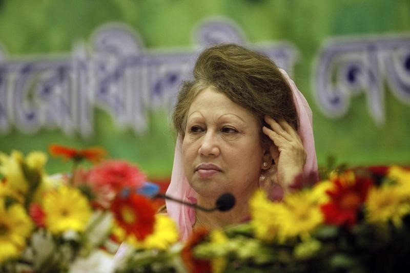 © Reuters. BNP Chairperson Khaleda Zia attends a rally in Dhaka
