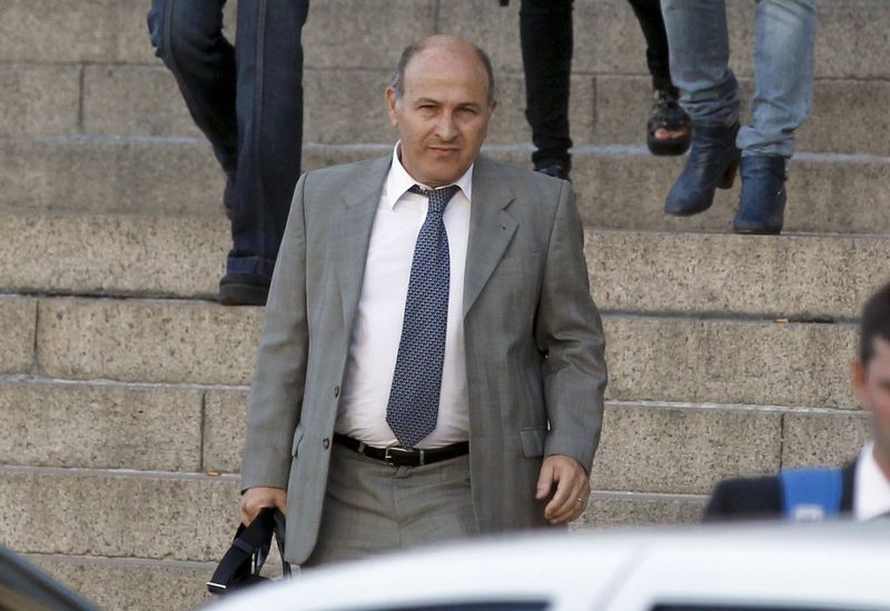 © Reuters. Promotor Javier De Luca deixa um tribunal federal em Buenos Aires