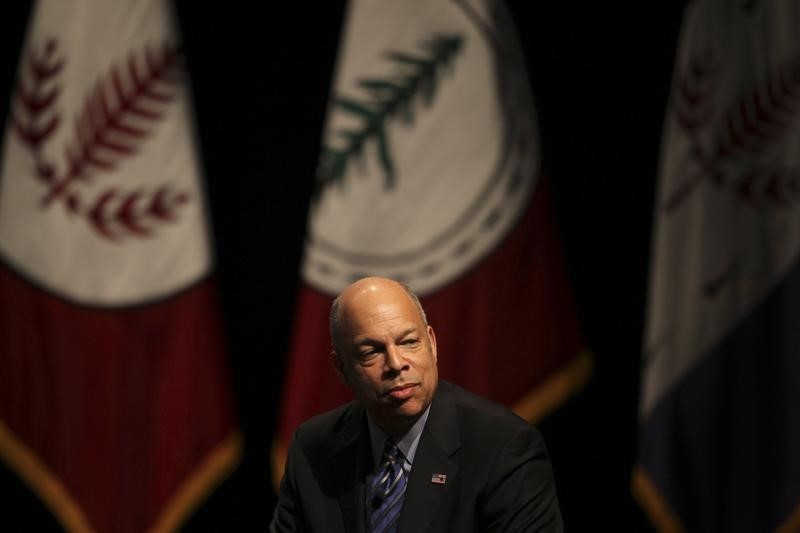 © Reuters. U.S. Department of Homeland Security Secretary Jeh Johnson speaks during the White House summit on cybersecurity and consumer protection in Palo Alto