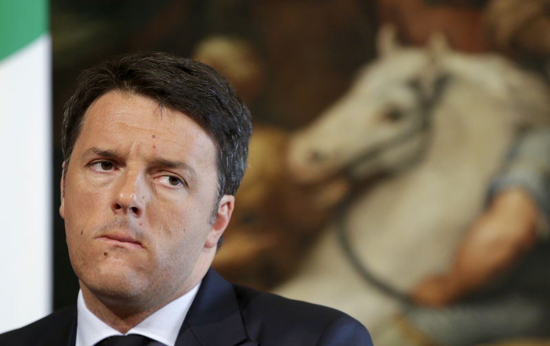 © Reuters. Renzi insta a que la UE actúe en conjunto contra el tráfico de inmigrantes