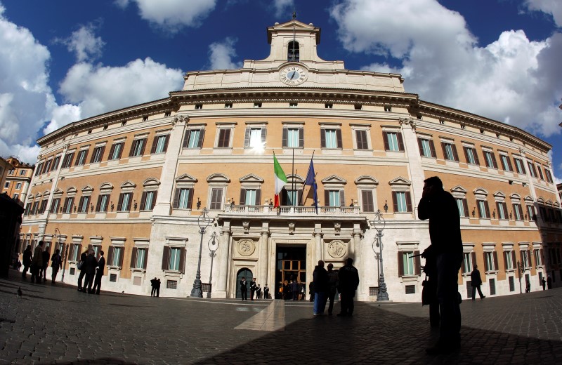 © Reuters. Montecitorio palace is seen early morning before the start of a finances vote in downtown Rome