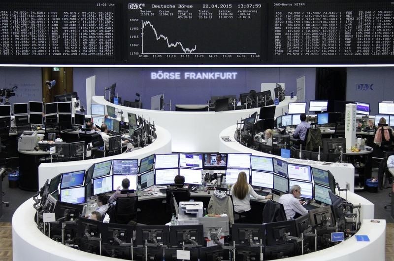 © Reuters. النتائج وقطاع المنتجات الفاخرة يضغطان على الأسهم الأوروبية