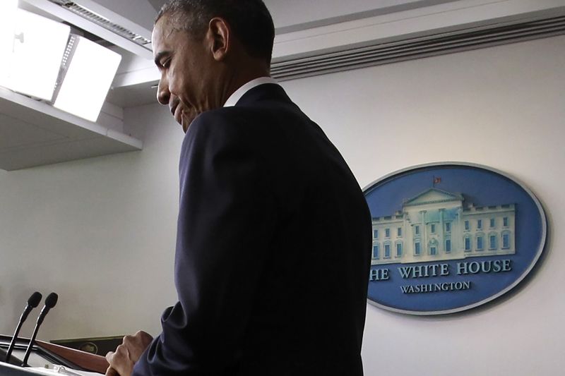 © Reuters. أوباما يعتذر عن مقتل رهينتين لدى القاعدة في عملية لمكافحة الارهاب