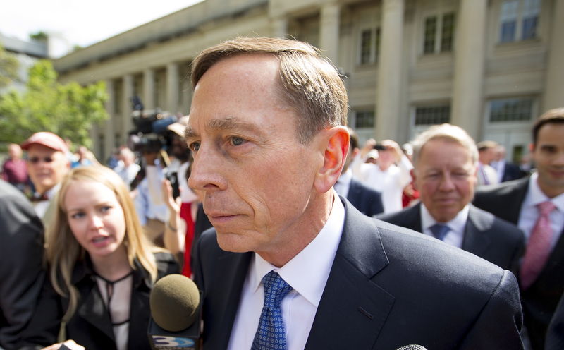 © Reuters. Ex-comandante militar dos Estados Unidos e ex-diretor da CIA David Petraeus