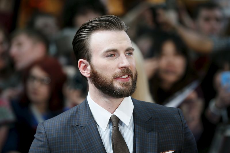 © Reuters. Ator Chris Evans durante pré-estreia europeia do filme "Vingadores: Era de Ultron"