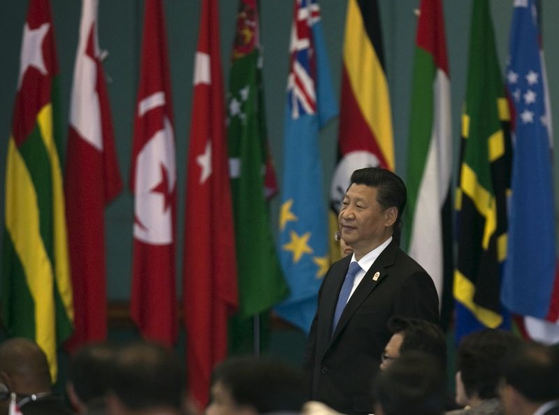 © Reuters. Chinese President Xi Jinping arrives to attend the closing statement for the Asian-African Conference in Jakarta 