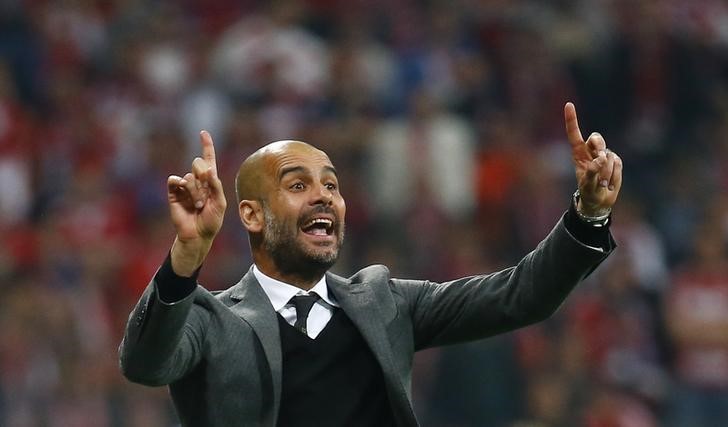 © Reuters. Técnico do Bayern de Munique, Pep Guardiola, durante partida contra o Porto pela Liga dos Campeões