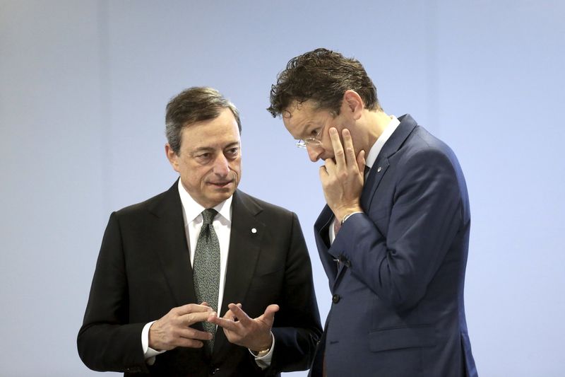 © Reuters. La Eurozona advierte a Grecia que no habrá dinero sin acuerdo sobre reformas