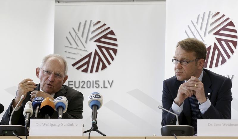 © Reuters. El presidente del Bundesbank, preocupado por la financiación de emergencia para los bancos griegos