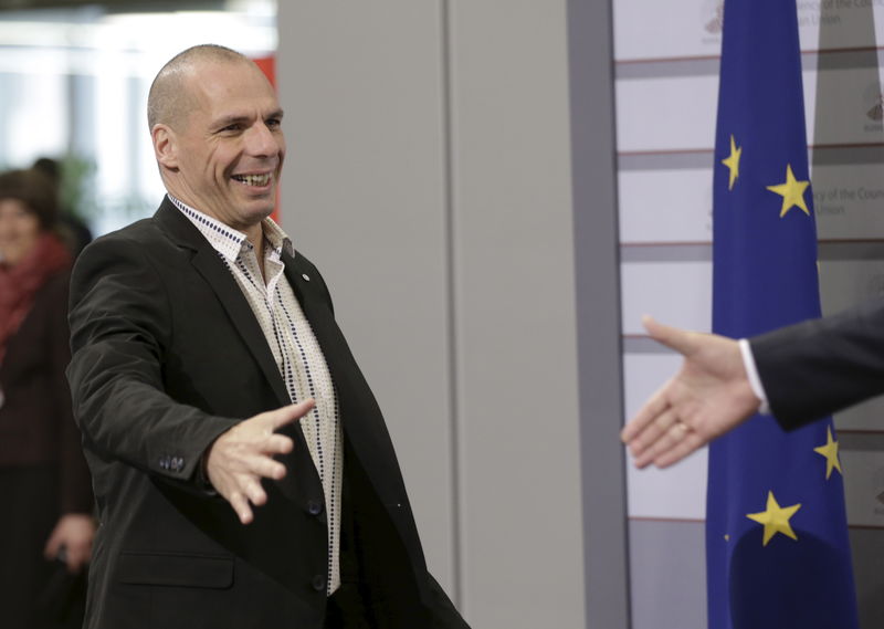 © Reuters. Minister of Finance of Greece Varoufakis arrives to the informal meeting of Ministers for Economic and Financial Affairs in Riga