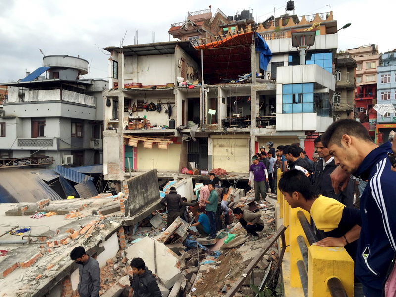 © Reuters. Área destruída por terremoto em Kathmandu