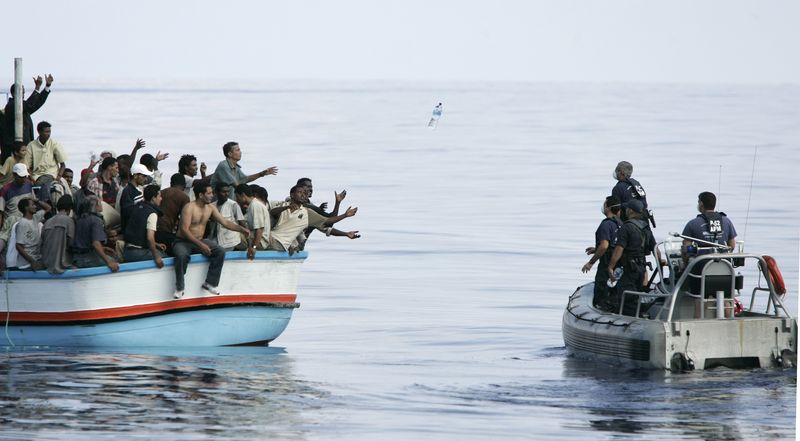 © Reuters. Wider Image: Isle Landers