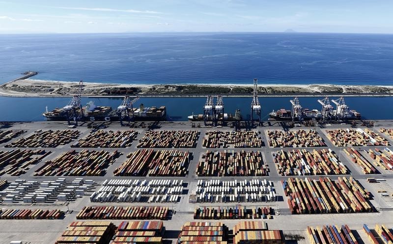 © Reuters. Italy's biggest container port Gioia Tauro is seen from a helicopter in the southern Italian region of Calabria