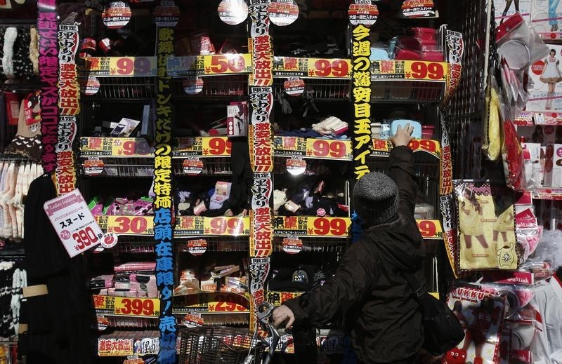© Reuters. مبيعات التجزئة اليابانية تهبط 9.7% على أساس سنوي في مارس