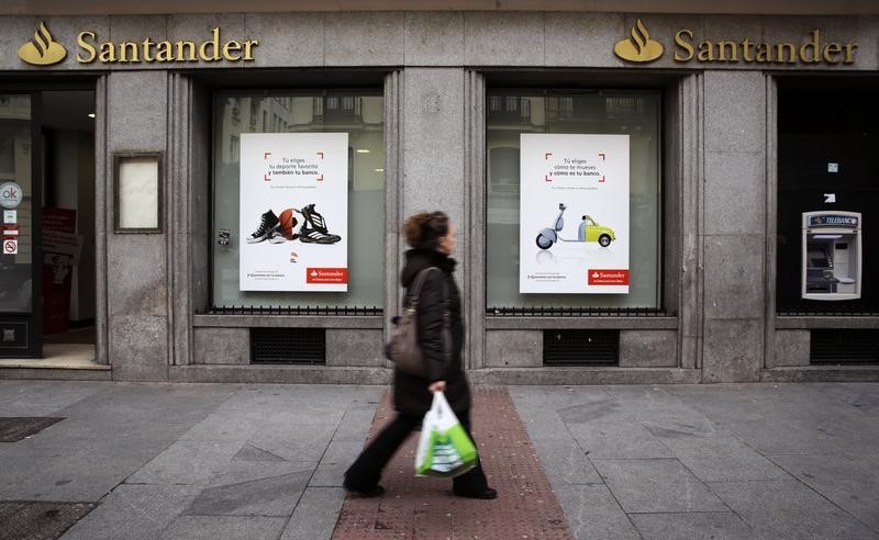 © Reuters. Agência do banco Santander no centro de Madri