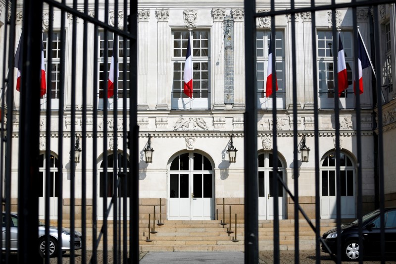 © Reuters. NANTES MET EN CIRCULATION SA MONNAIE COMPLÉMENTAIRE, LA "SONANTES"