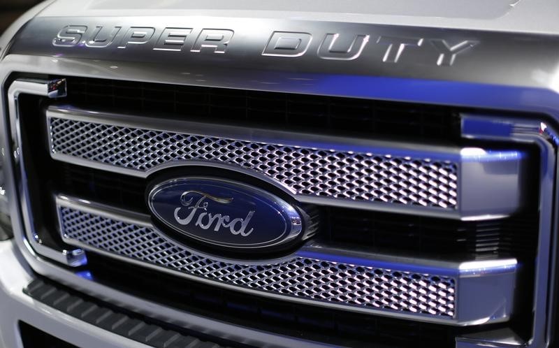 © Reuters. Front grille of a 2015 Ford Super Duty pickup  at Auto Show in Washington