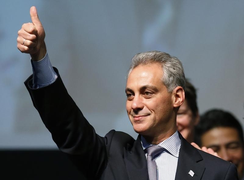 © Reuters. Emanuel arrives at a ceremony for signing of the Religious Freedom and Marriage Fairness Act in Chicago, Illinois