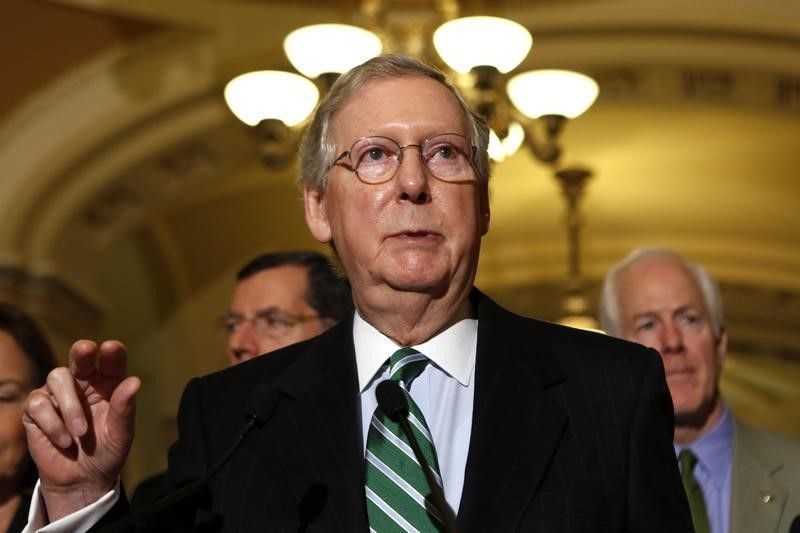 © Reuters. U.S. Senate Majority Leader Mitch McConnell (R-KY) talks to the media after a weekly Senate caucus luncheon on Capitol Hill in Washington