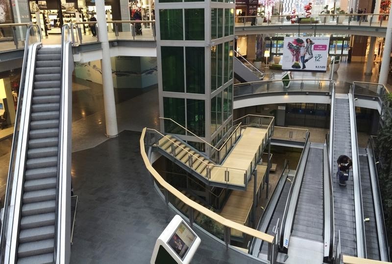 © Reuters. A view shows the interior of Le Millenaire mall in Aubervilliers near Paris